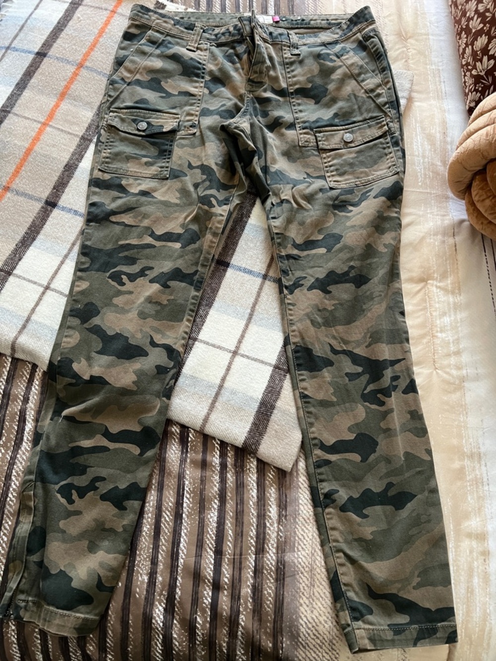 SO Women’s Skinny Camo Cargo Jeans
